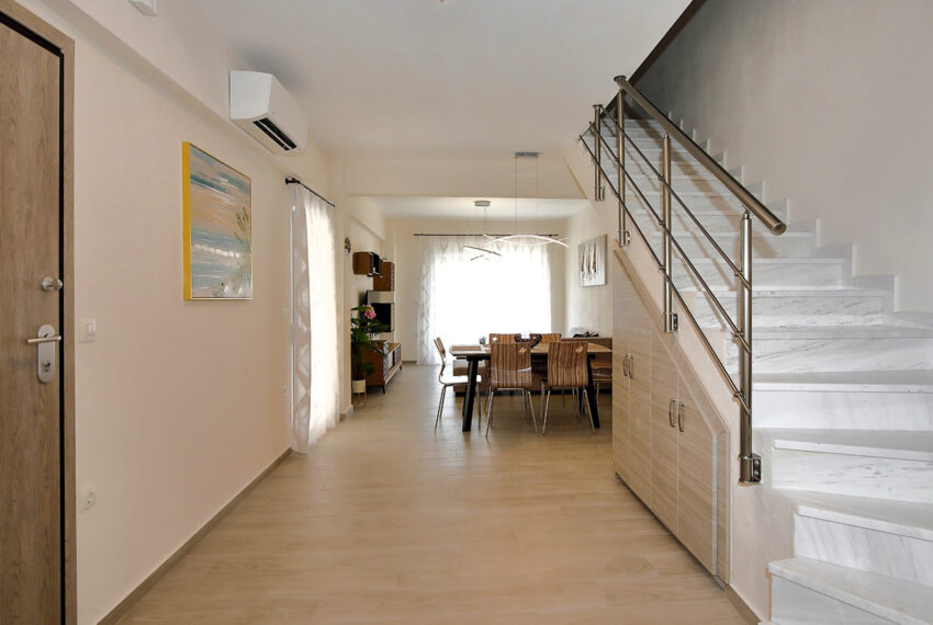 Nikiti2484-8